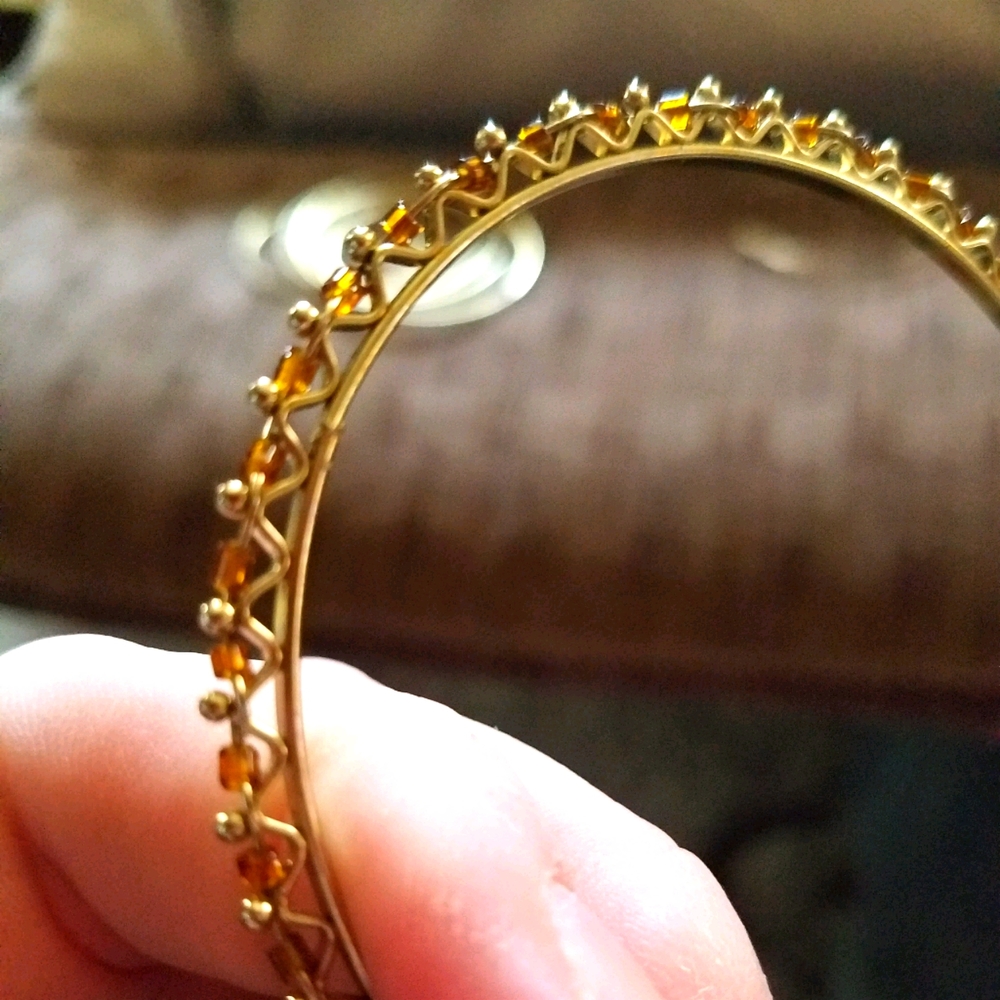 🦙HOLD🦙Set of Seven Gold Bangle Bracelets - Picture 6 of 6